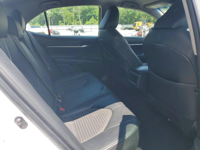 59110996 :رقم المزاد ، 4T1B11HK4JU036992 vin ، 2018 Toyota Camry مزاد بيع