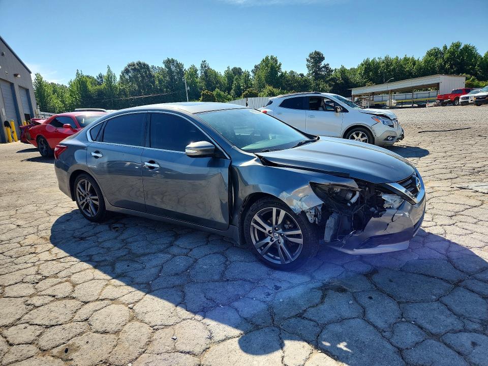 Продажа на аукционе авто 2018 Nissan Altima, vin: 1N4BL3AP2JC152168, номер лота: 55620376