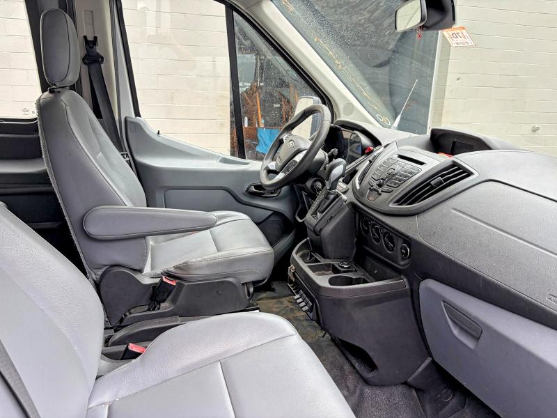 58864626 :رقم المزاد ، 1FBZX2ZM0FKA38754 vin ، 2015 Ford Transit مزاد بيع