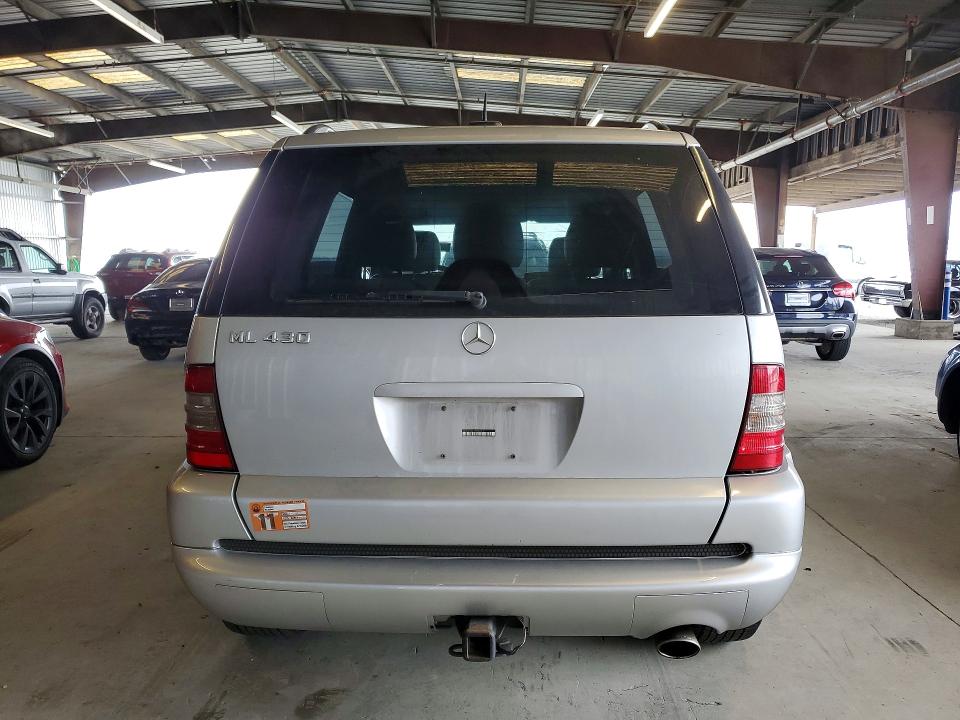 58596676 :رقم المزاد ، 4JGAB72E11A240763 vin ، 2001 Mercedes-benz Ml مزاد بيع