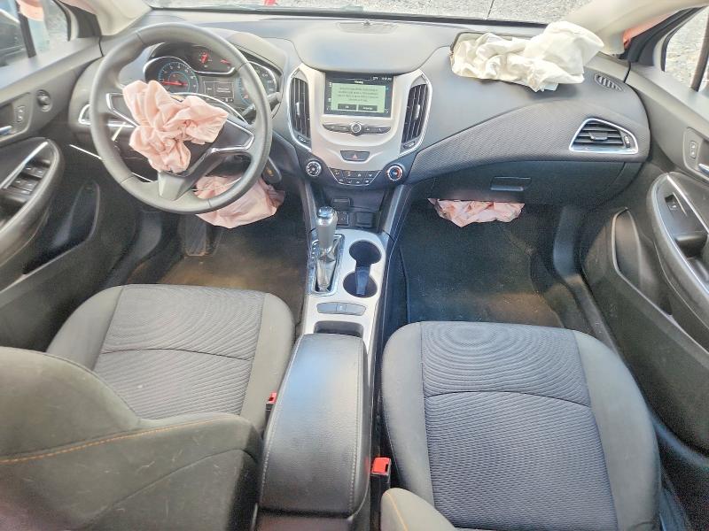 57893576 :رقم المزاد ، 1G1BC5SM6J7232472 vin ، 2018 Chevrolet Cruze مزاد بيع