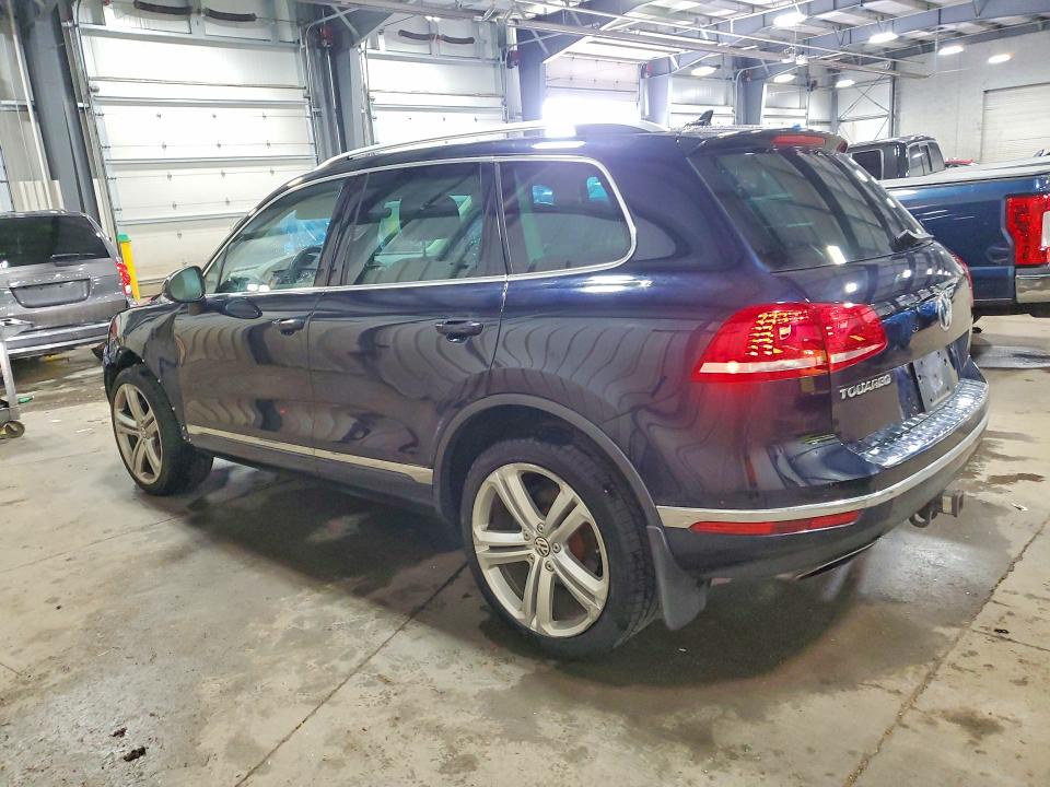 Продажа на аукционе авто 2017 Volkswagen Touareg, vin: WVGGF7BP1HD006843, номер лота: 57479596