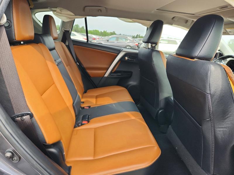 56563166 :رقم المزاد ، JTMDJREVXHD120268 vin ، 2017 Toyota Rav4 Hv مزاد بيع