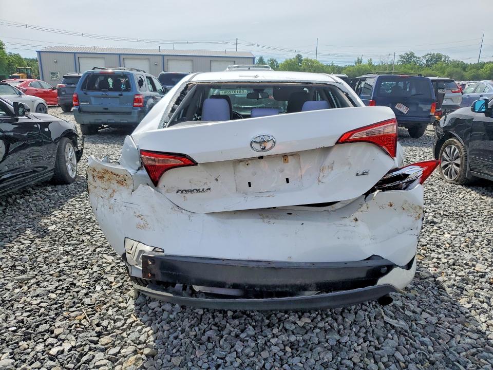 58197206 :رقم المزاد ، 2T1BURHE0JC017177 vin ، 2018 Toyota Corolla مزاد بيع