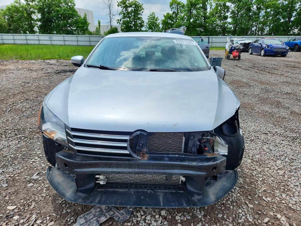 Продажа на аукционе авто 2015 Volkswagen Passat, vin: 1VWAS7A34FC011832, номер лота: 57031436