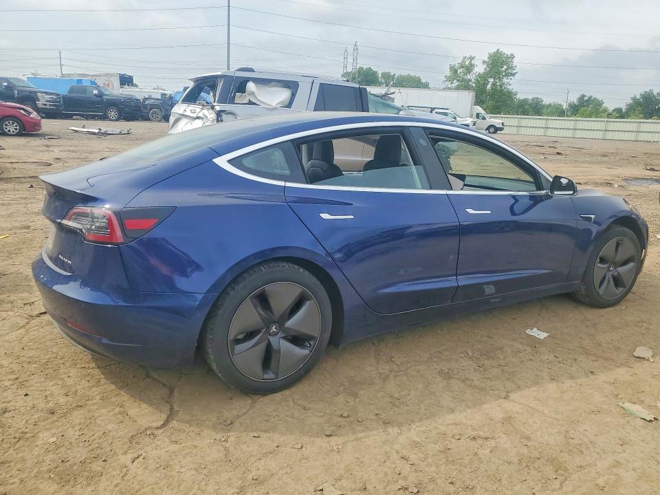 56434866 :رقم المزاد ، 5YJ3E1EB6JF090272 vin ، 2018 Tesla Model 3 مزاد بيع