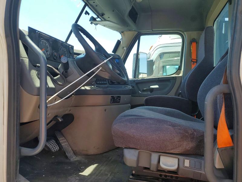 Продаж на аукціоні авто 2017 Freightliner Cascadia 113, vin: 3AKBGADV0HSJD0640, номер лоту: 54438076