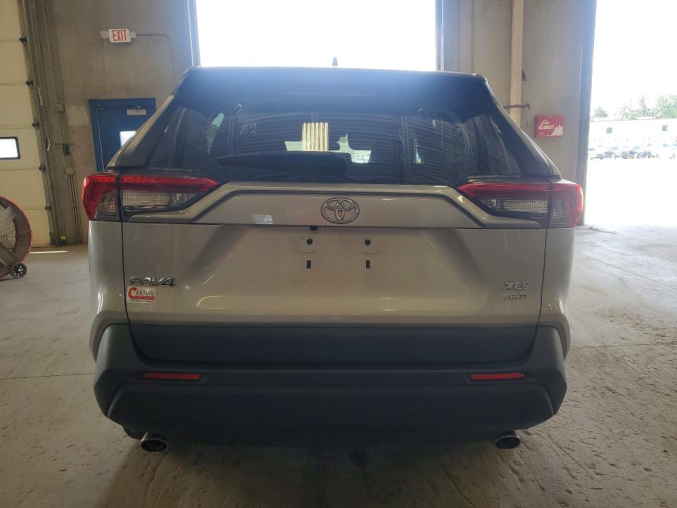 Продажа на аукционе авто 2021 Toyota Rav4, vin: 2T3P1RFV3MW151242, номер лота: 57373046