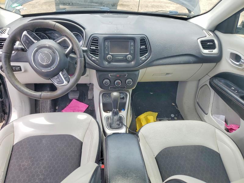 55970666 :رقم المزاد ، 3C4NJCBB7JT489164 vin ، 2018 Jeep Compass مزاد بيع