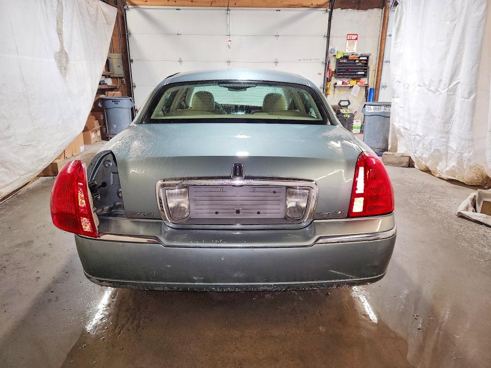 2006 Lincoln Town Car მანქანა იყიდება აუქციონზე, vin: 1LNHM81V46Y624325, აუქციონის ნომერი: 55762996