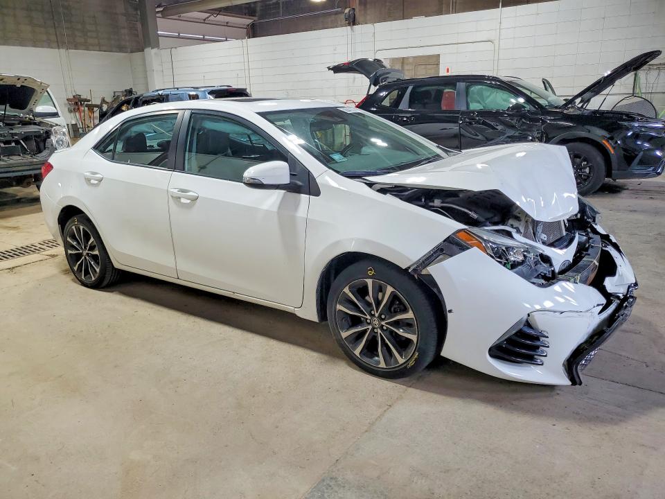56541186 :رقم المزاد ، 5YFBURHE3HP619694 vin ، 2017 Toyota Corolla مزاد بيع
