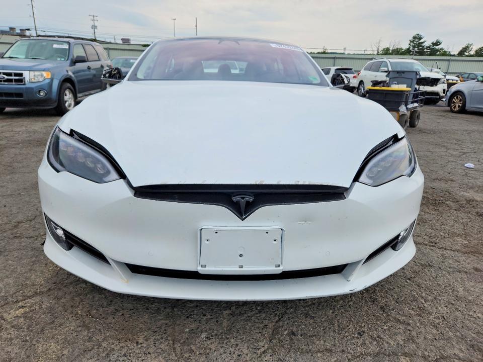 57432346 :رقم المزاد ، 5YJSA1E27JF270691 vin ، 2018 Tesla Model S مزاد بيع