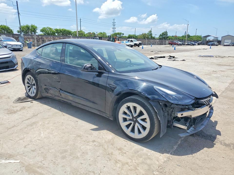 57761476 :رقم المزاد ، 5YJ3E1EA4NF369667 vin ، 2022 Tesla Model 3 مزاد بيع