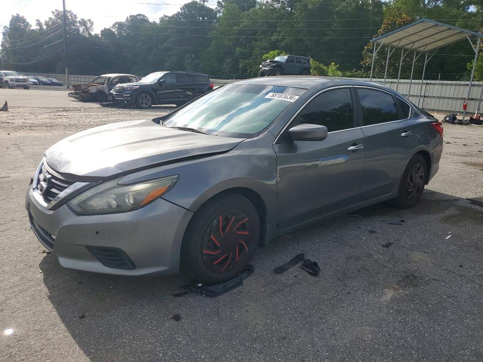 Auction sale of the 2017 Nissan Altima, vin: 1N4AL3AP4HN348669, lot number: 58183636