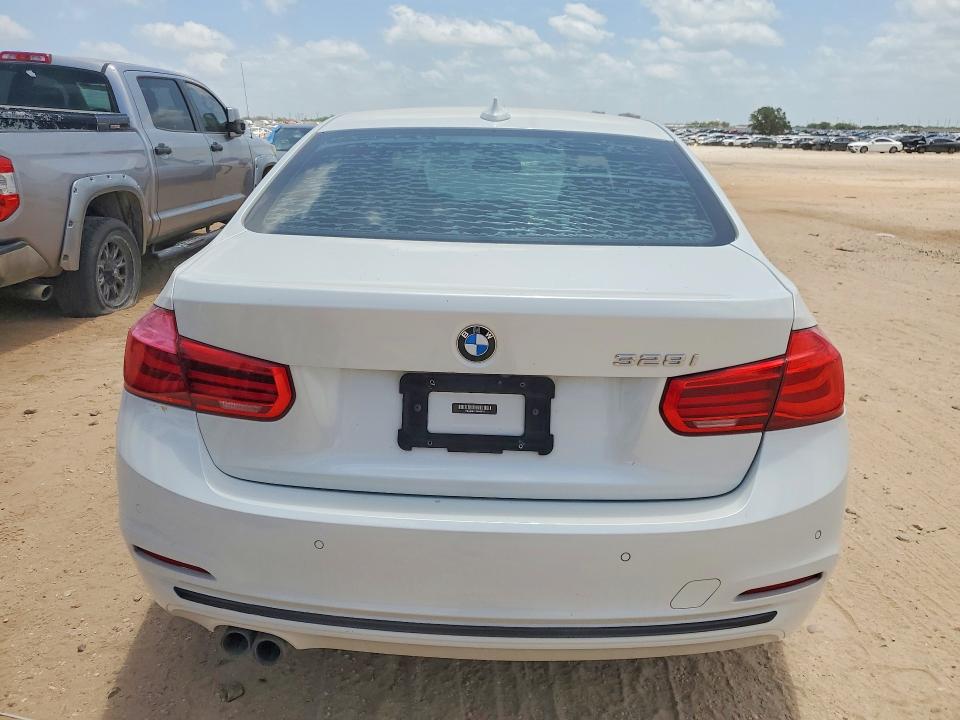 2016 Bmw 328 მანქანა იყიდება აუქციონზე, vin: WBA8E9C51GK648572, აუქციონის ნომერი: 59197686