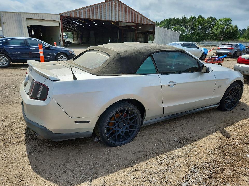 56084466 :رقم المزاد ، 1ZVBP8FH3A5152095 vin ، 2010 Ford Mustang مزاد بيع