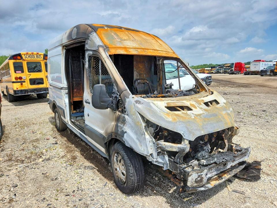 2017 Ford Transit მანქანა იყიდება აუქციონზე, vin: 1FTYR2XG6HKB20358, აუქციონის ნომერი: 58923426
