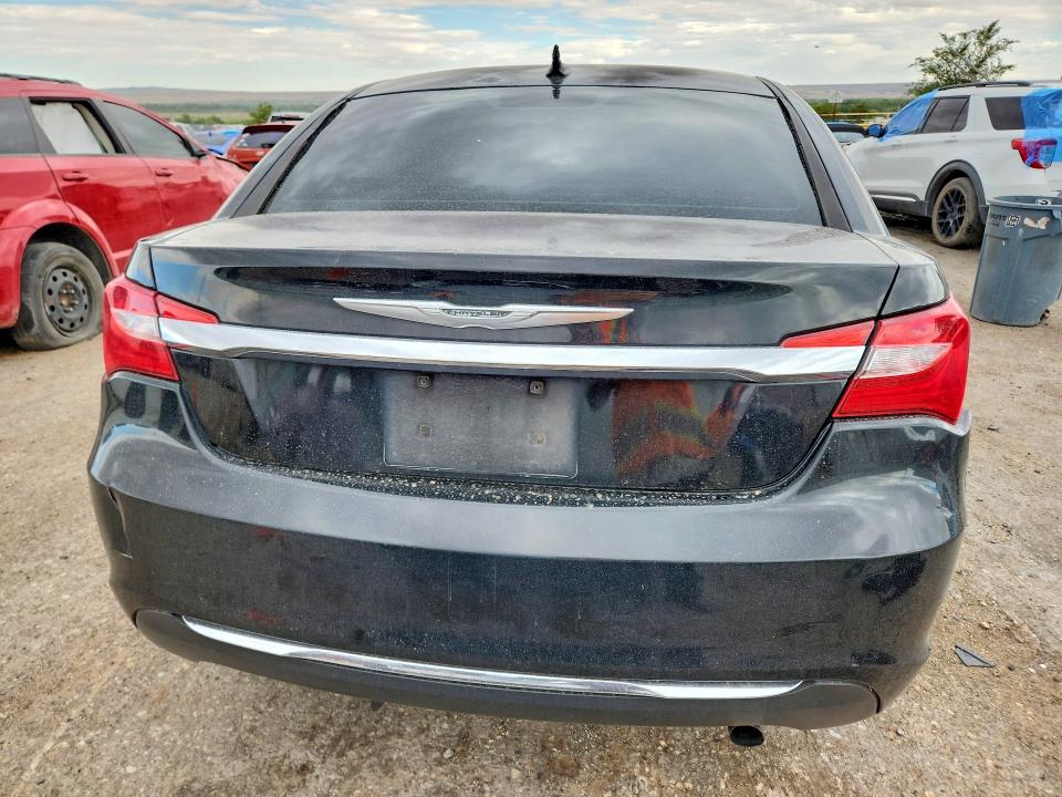 58834026 :رقم المزاد ، 1C3CCBBB4DN592904 vin ، 2013 Chrysler 200 مزاد بيع