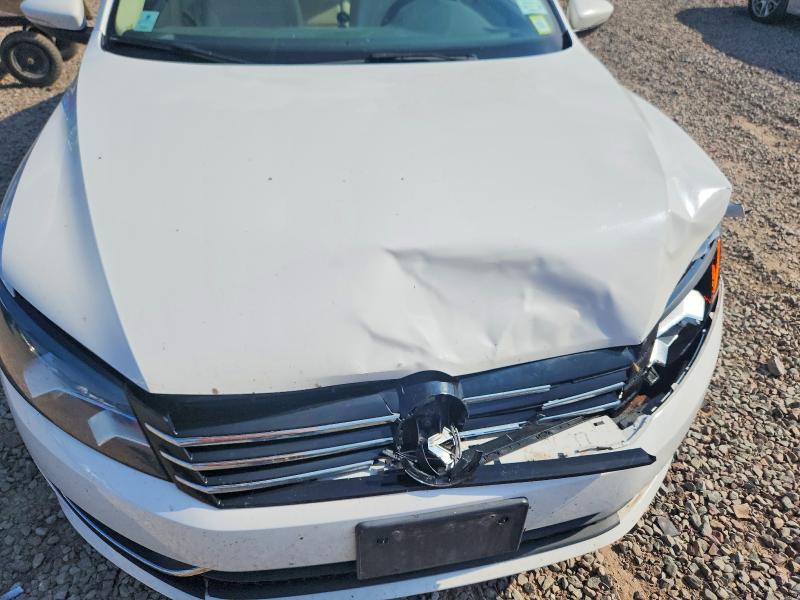 56598946 :رقم المزاد ، 1VWBP7A30CC106485 vin ، 2012 Volkswagen Passat مزاد بيع