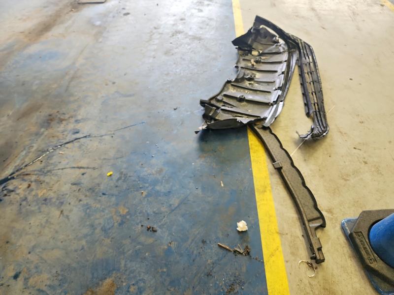 2026 Toyota Highlander Hybrid მანქანა იყიდება აუქციონზე, vin: 5TDKBRCH6TS705413, აუქციონის ნომერი: 63822546