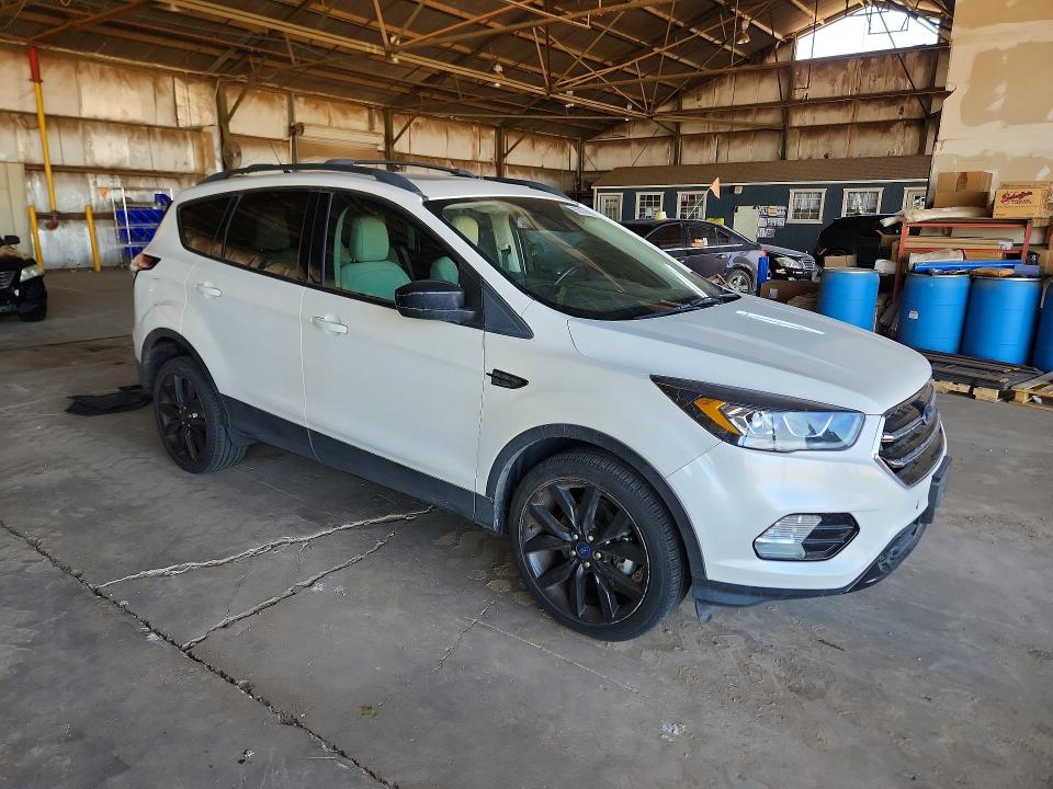 2018 Ford Escape მანქანა იყიდება აუქციონზე, vin: 1FMCU0HDXJUD05486, აუქციონის ნომერი: 56737416
