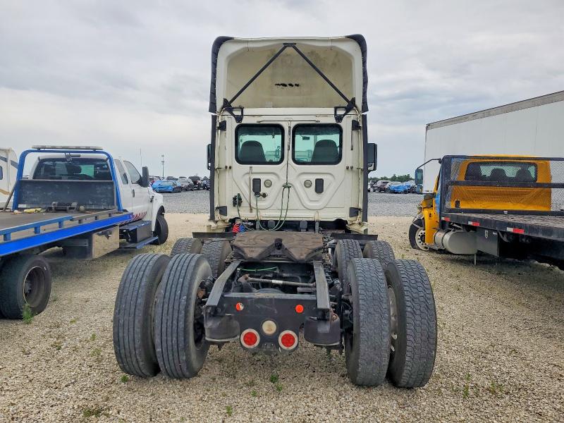 Продажа на аукционе авто 2017 Freightliner Cascadia 125, vin: 1FUJGEDRXHLHM7522, номер лота: 56145676
