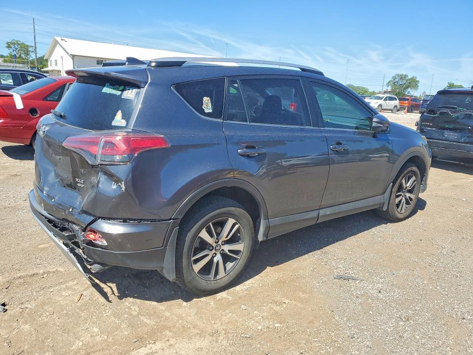 2018 Toyota Rav4 მანქანა იყიდება აუქციონზე, vin: JTMRFREV7JD235584, აუქციონის ნომერი: 57672926