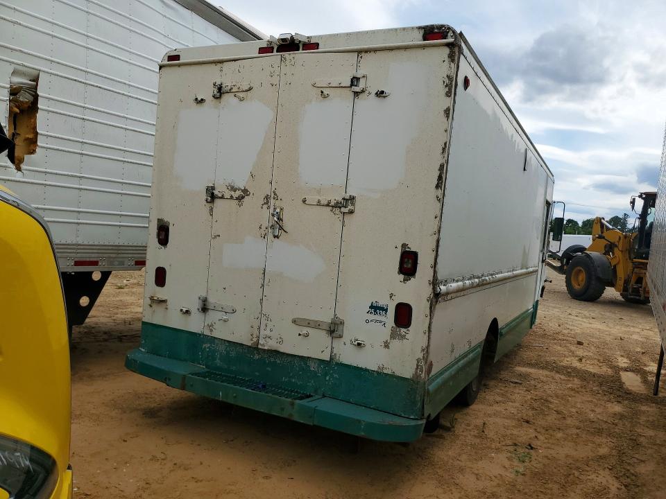 55881316 :رقم المزاد ، 5B4KP42U043395674 vin ، 2004 Workhorse Step Van مزاد بيع