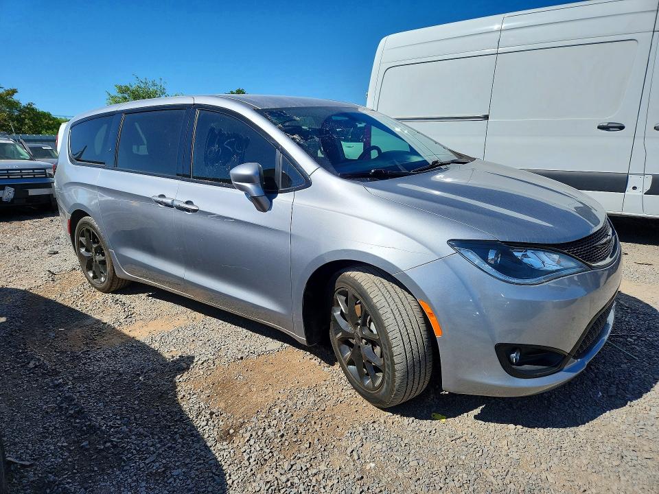 2018 Chrysler Pacifica მანქანა იყიდება აუქციონზე, vin: 2C4RC1FG7JR357806, აუქციონის ნომერი: 55807536