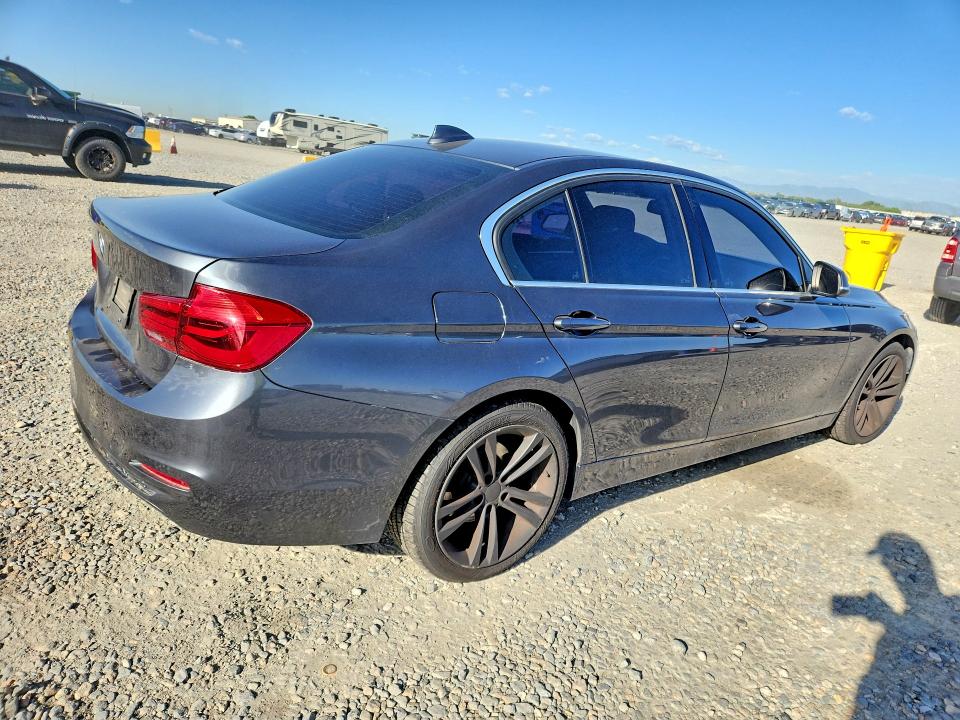 56718256 :رقم المزاد ، WBA8E1C51JA167509 vin ، 2018 Bmw 330e مزاد بيع