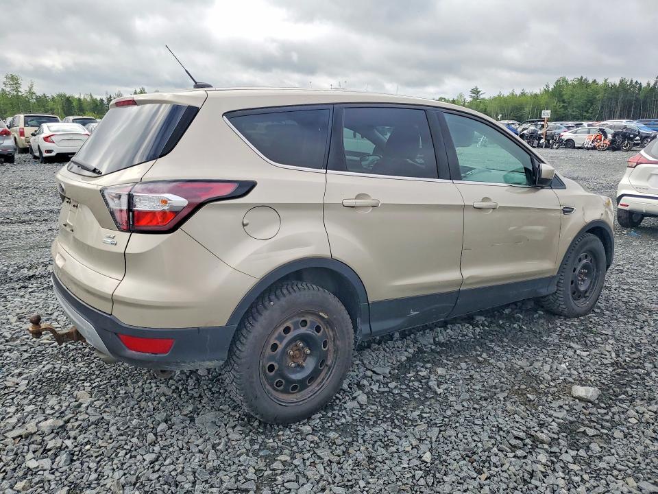 57818076 :رقم المزاد ، 1FMCU9G94HUB10558 vin ، 2017 Ford Escape مزاد بيع