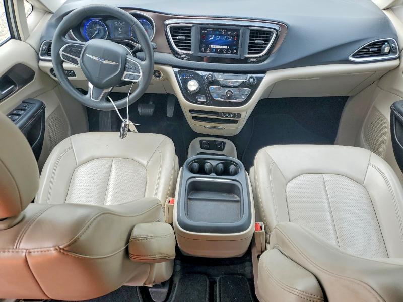 58742486 :رقم المزاد ، 2C4RC1DG2MR538335 vin ، 2021 Chrysler Voyager مزاد بيع