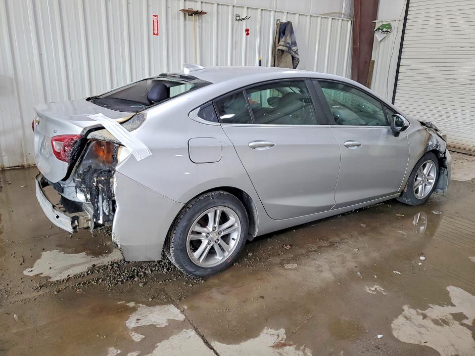 57221766 :رقم المزاد ، 1G1BE5SM1J7239291 vin ، 2018 Chevrolet Cruze مزاد بيع