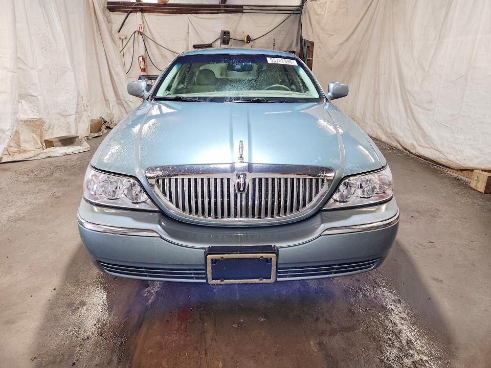 2006 Lincoln Town Car მანქანა იყიდება აუქციონზე, vin: 1LNHM81V46Y624325, აუქციონის ნომერი: 55762996