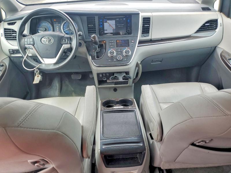 56398186 :رقم المزاد ، 5TDYZ3DC9HS891655 vin ، 2017 Toyota Sienna مزاد بيع