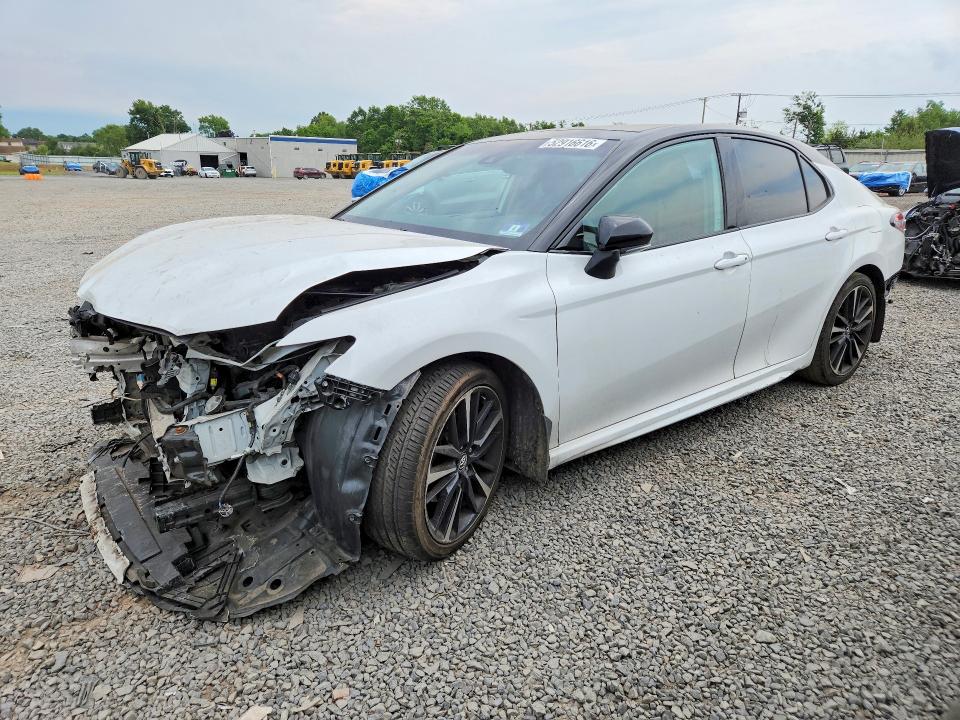 Auction sale of the 2019 Toyota Camry, vin: 4T1B61HK0KU294588, lot number: 52916616