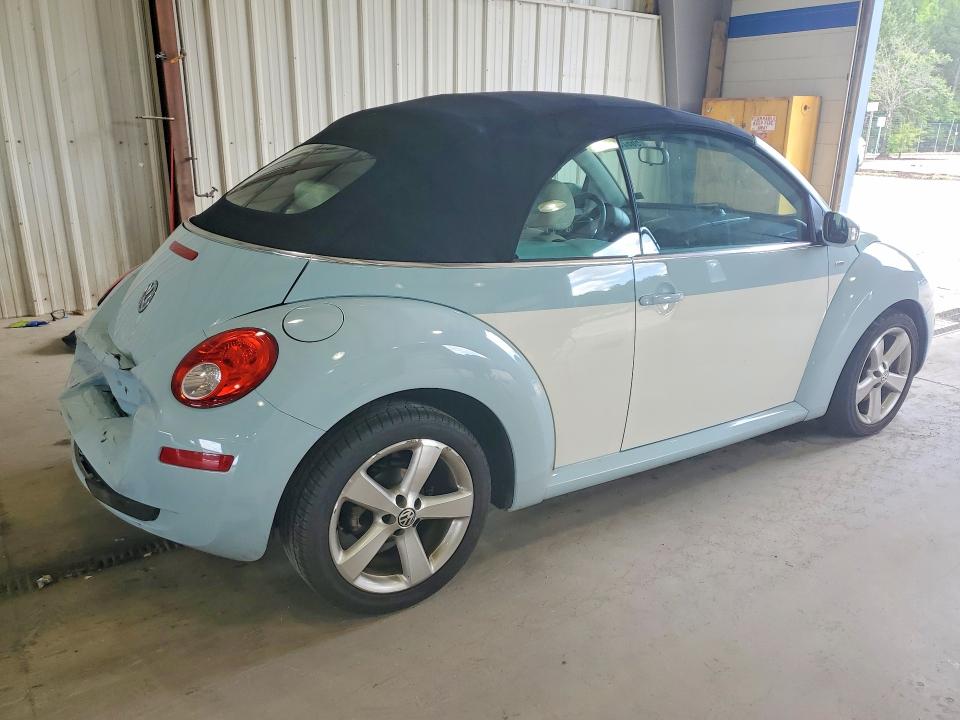 56679336 :رقم المزاد ، 3VWRW3AL9AM004933 vin ، 2010 Volkswagen New Beetle مزاد بيع