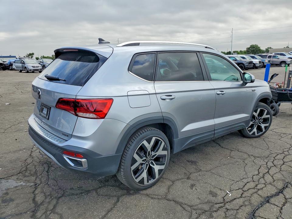 Продаж на аукціоні авто 2022 Volkswagen Taos, vin: 3VV2X7B20NM072950, номер лоту: 56517516