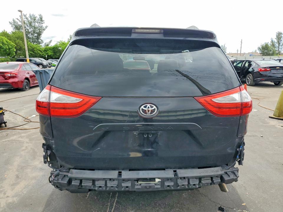 Продаж на аукціоні авто 2015 Toyota Sienna, vin: 5TDYK3DC5FS689915, номер лоту: 56131356