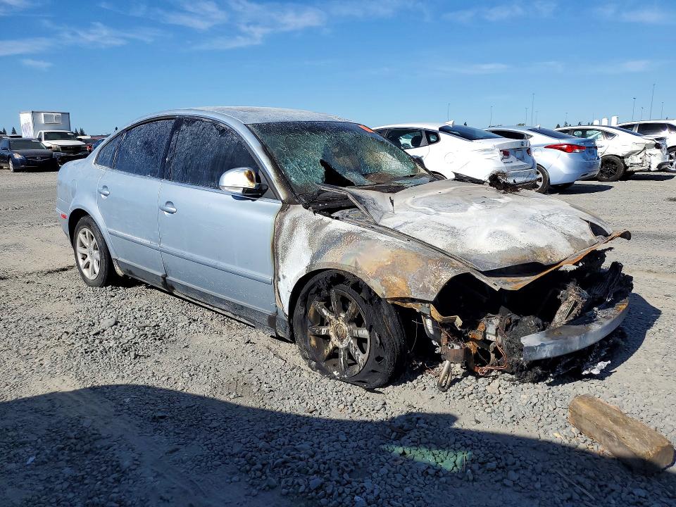 2004 Volkswagen Passat მანქანა იყიდება აუქციონზე, vin: WVWPD63B24E230778, აუქციონის ნომერი: 56835846