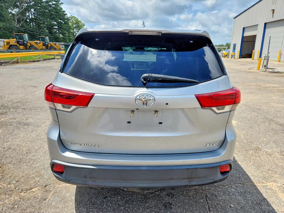 2019 Toyota Highlander მანქანა იყიდება აუქციონზე, vin: 5TDKZRFH4KS552410, აუქციონის ნომერი: 58697876