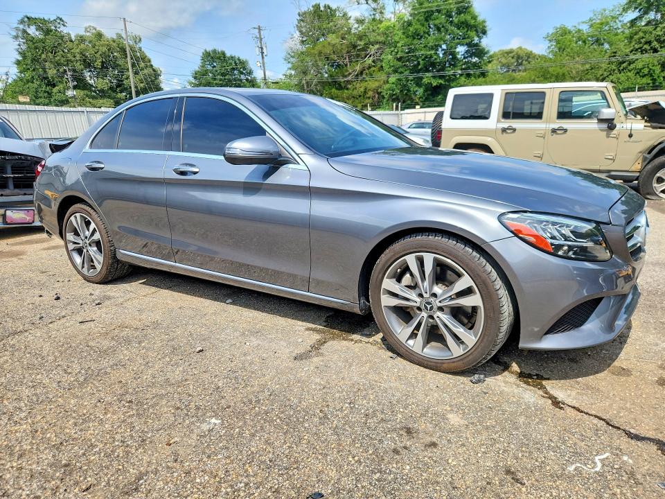 55712646 :رقم المزاد ، W1KWF8DB5MR618750 vin ، 2021 Mercedes-benz C مزاد بيع