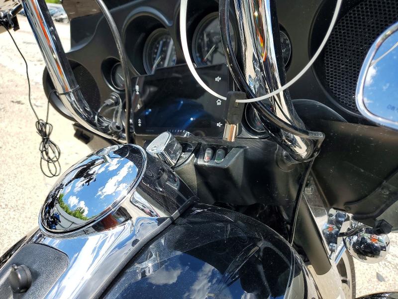 56318306 :رقم المزاد ، 1HD1FCM19CB685727 vin ، 2012 Harley-davidson Flhtcu مزاد بيع