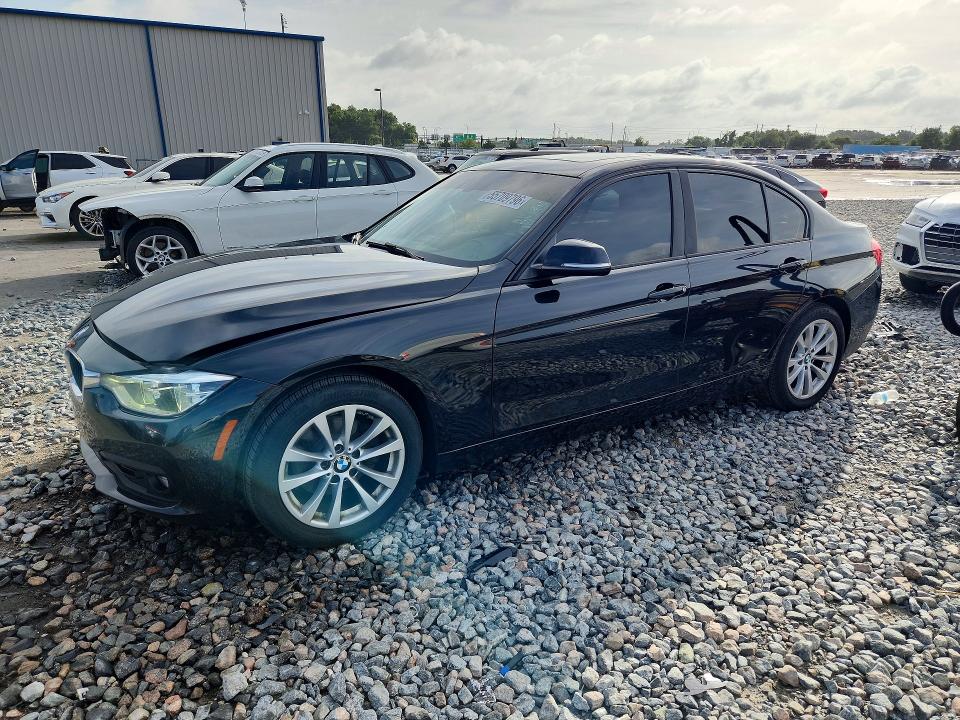 55709796 :رقم المزاد ، WBA8A9C5XJAH14726 vin ، 2018 Bmw 320 مزاد بيع