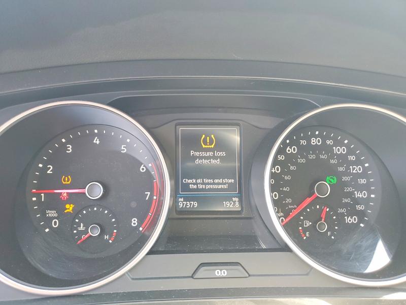 58015116 :رقم المزاد ، 3VV3B7AX2JM023209 vin ، 2018 Volkswagen Tiguan مزاد بيع