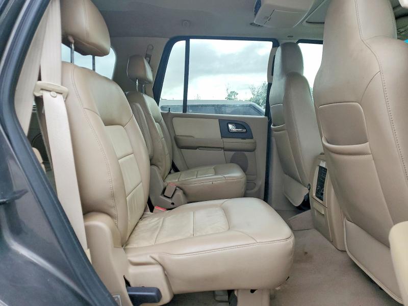 2005 Ford Expedition მანქანა იყიდება აუქციონზე, vin: 1FMFU17585LA97617, აუქციონის ნომერი: 56585756