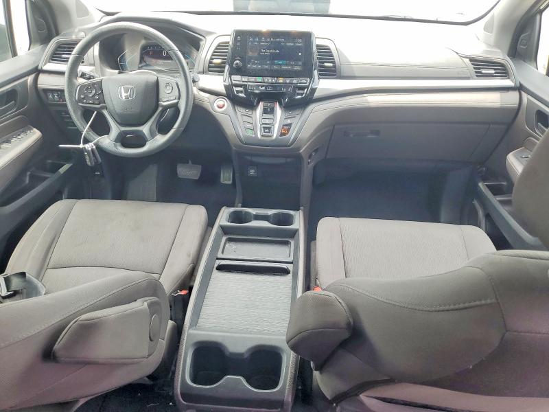 57612156 :رقم المزاد ، 5FNRL6H55JB069626 vin ، 2018 Honda Odyssey مزاد بيع