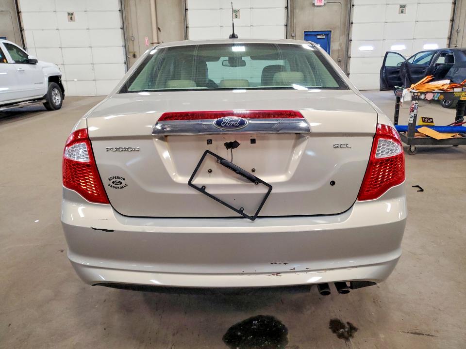 57965116 :رقم المزاد ، 3FAHP0JA6AR401811 vin ، 2010 Ford Fusion مزاد بيع