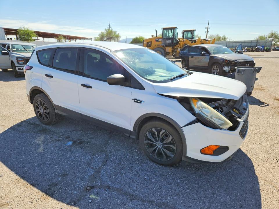 Продажа на аукционе авто 2017 Ford Escape, vin: 1FMCU0F7XHUE74611, номер лота: 57629186