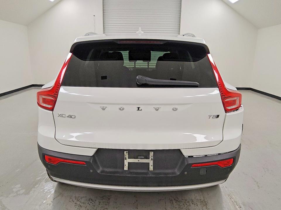 2021 Volvo Xc40 მანქანა იყიდება აუქციონზე, vin: YV4162UK4M2599650, აუქციონის ნომერი: 54218066